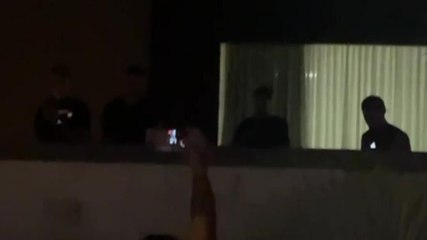 Cori e urla: tifosi della Roma fuori casa di Dybala