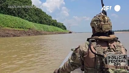 Operação da PF inutiliza balsas usadas por garimpeiros ilegais no Amazonas