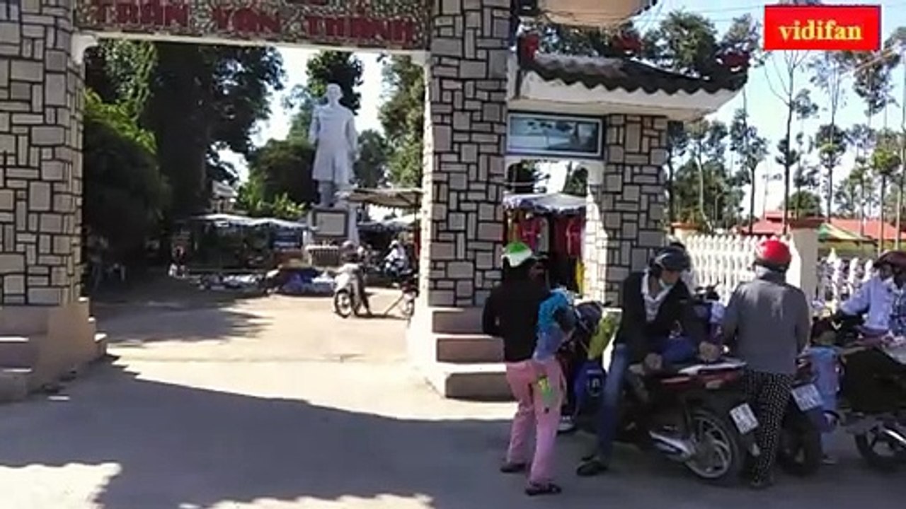 festival parking - 祭りの駐車場 - उत्सव पार्किंग - estacionamiento del festival - parking du festival - مواقف المهرجان