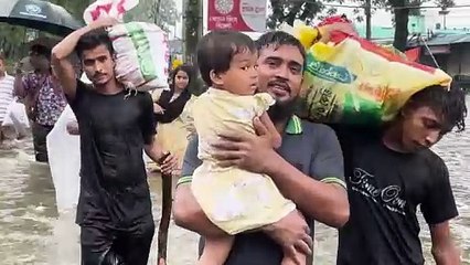 Bangladesh floods leave hundreds of thousands stranded