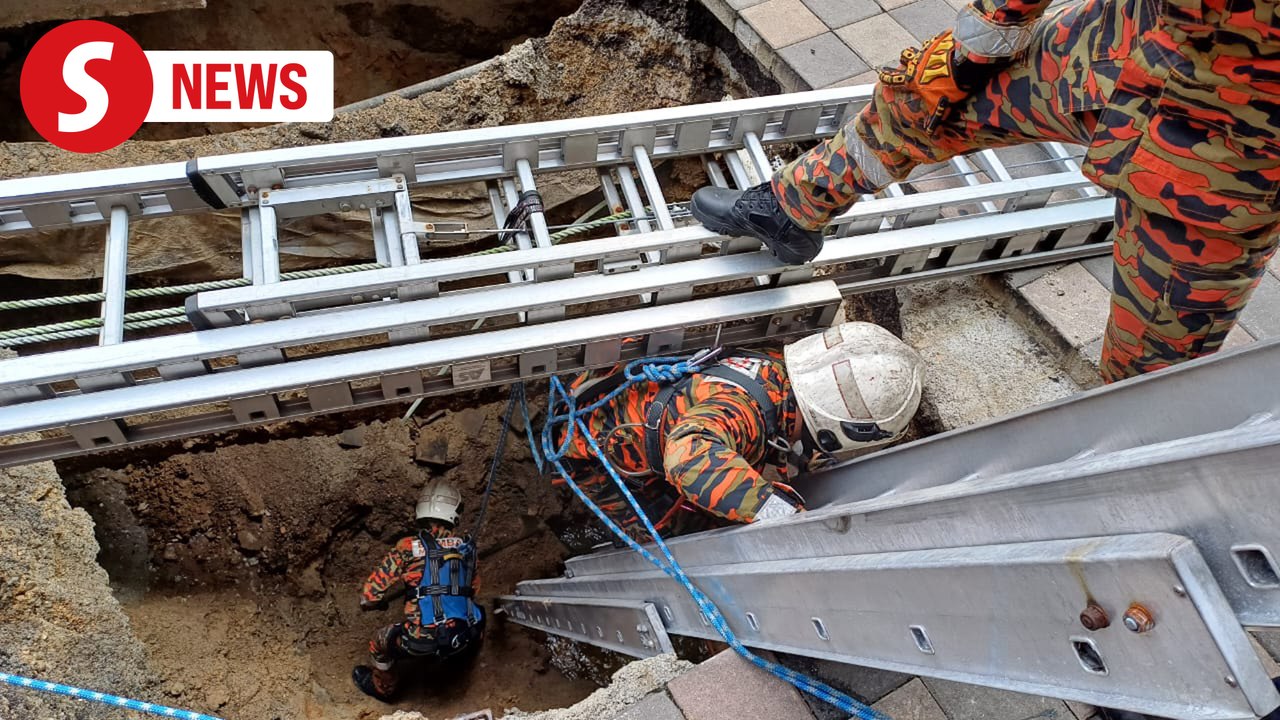 Rescue operation underway at Masjid India sinkhole