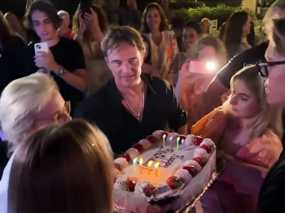 Sylvie Vartan a fêté ses 80 ans avec son fils David Hallyday dont l'anniversaire était la veille, au cours d'une grande fête avec tous leurs proches !