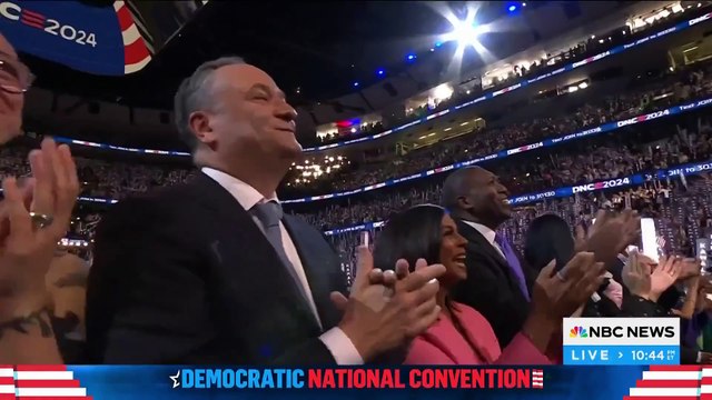 Regardez Kamala Harris qui accepte solennellement d'affronter Donald Trump pour la Présidence des USA et s'en prend violemment au milliardaire