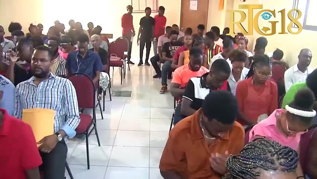 Òganizasyon Chanje Lavi Moun òganize yon konferans deba sou tèm : La jeunesse comment s'orienter .