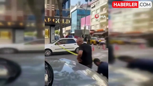 İstanbul'da kuyumcuya silahlı saldırı kamerada