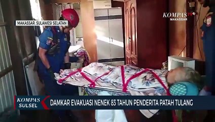 Damkar Evakuasi Nenek 83 Tahun Penderita Patah Tulang