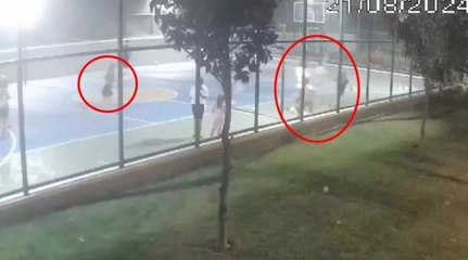 Sitede oynayan çocukların üzerine torpil attı! O anlar kamerada