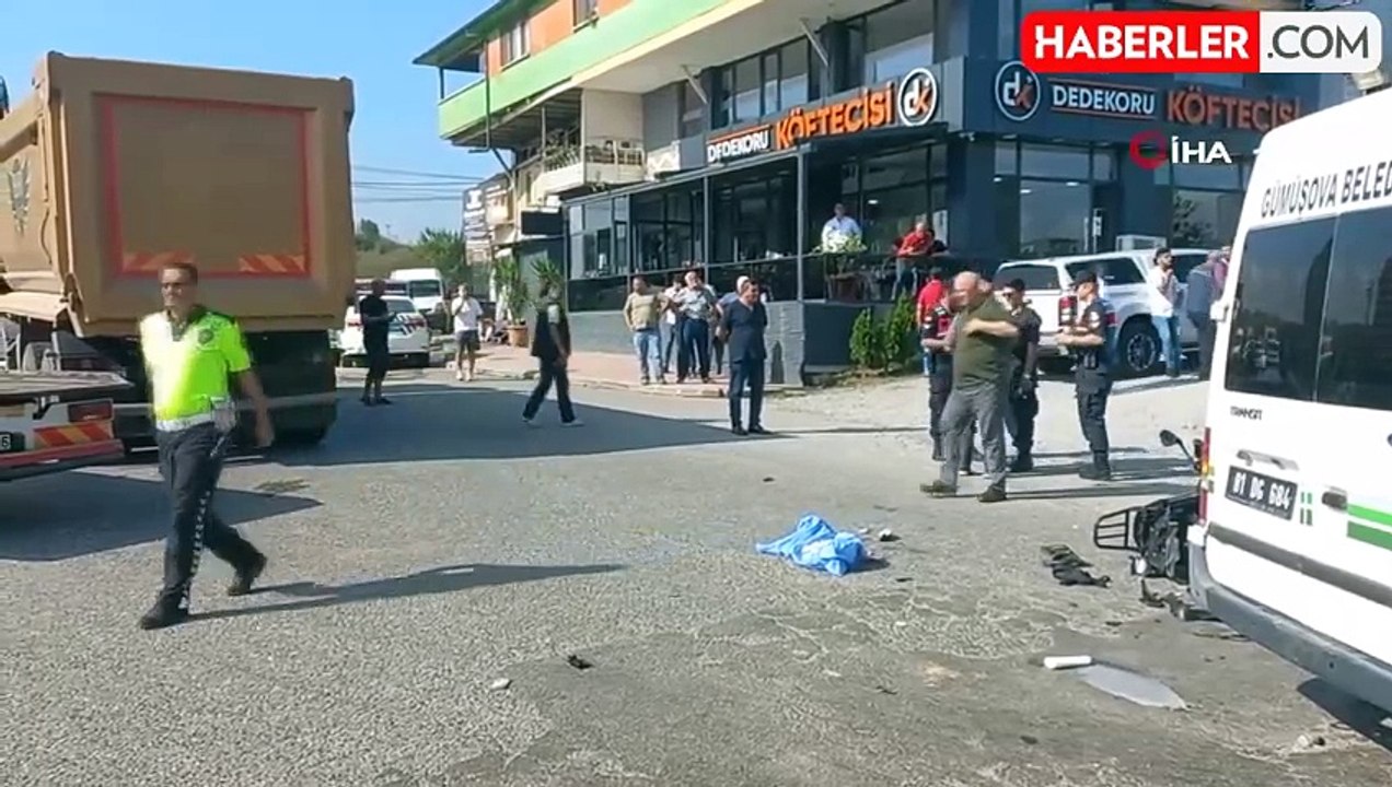 Hafriyat kamyonun altında kaldılar, dehşete düşüren kaza kamerada: 1 ölü, 1 yaralı