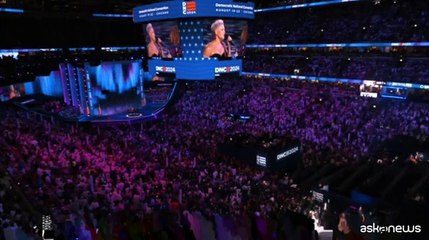 Pink canta in acustico "What About Us" per Kamala Harris