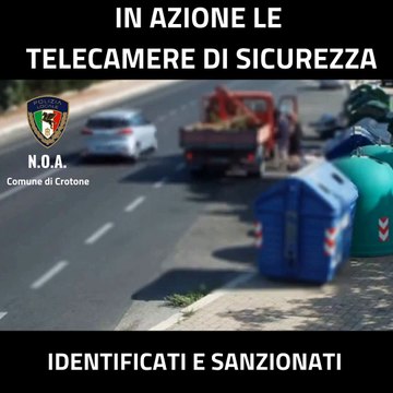 Crotone, individuati mentre abbandonavano sacchi neri di rifiuti fuori orario: sanzionati dalla Polizia locale