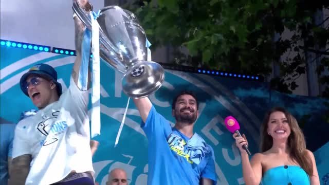 Ilkay Gundogan: German seals shock return to Man City