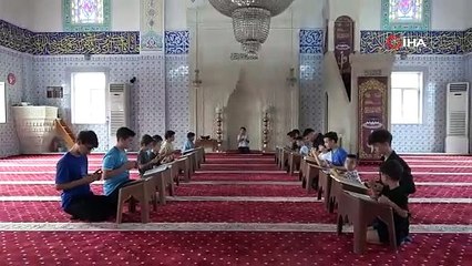 Hey maşallah sana! 10 yaşında cuma hutbesi okudu