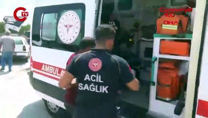 Kamyonet ile çarptığı minibüs su kanalına düştü; 1'i ağır, 2 yaralı