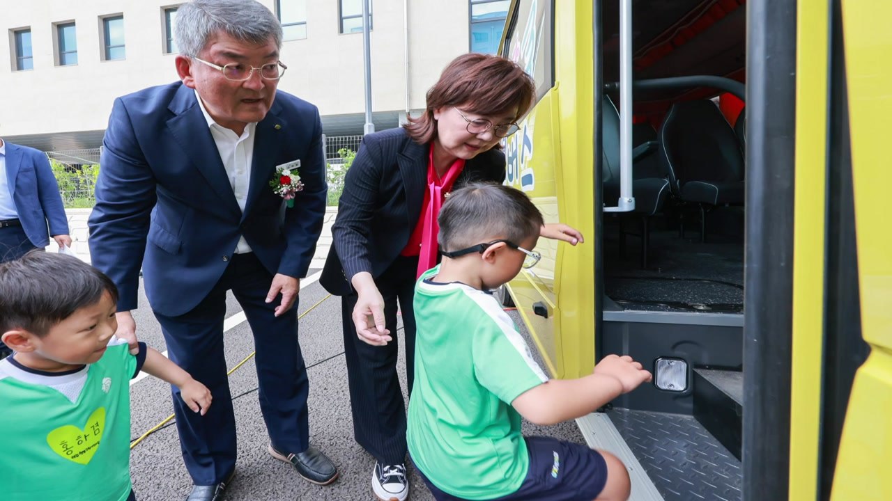 [경북] 경북 5개 시·군에 어린이 돌봄버스...예천 첫 시범운행 / YTN