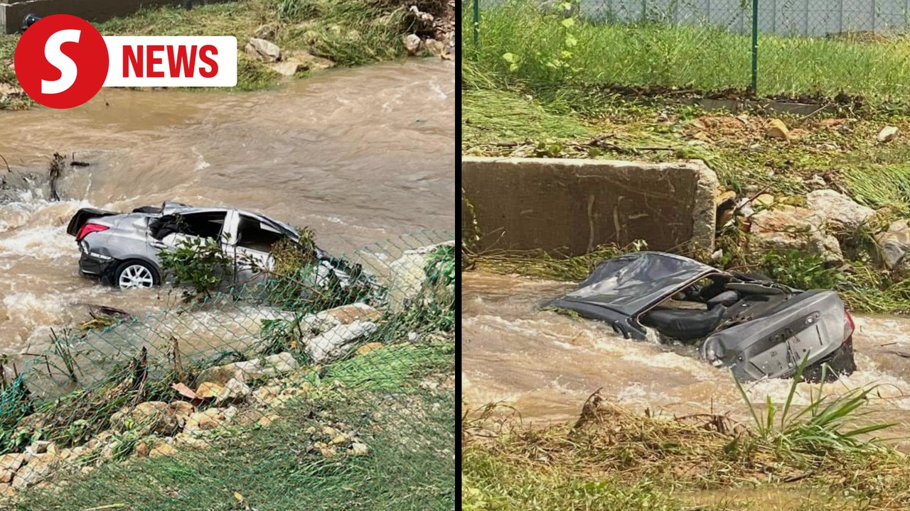 Cars damaged and swept by flood in Langkawi
