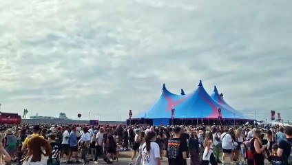 Laugh Out Loud with Russell Howard at Victorious Festival 🎤