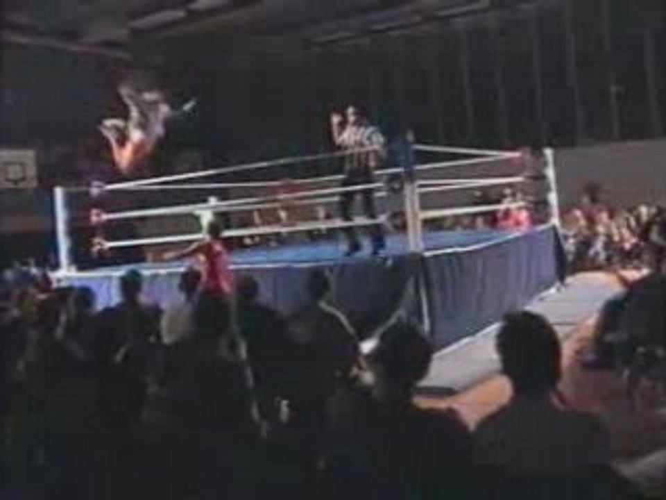 Chris Amazing vs. icedealer