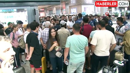 Seferleri iptal edilen Karadağ yolcuları İstanbul Havalimanı'nda bekliyor