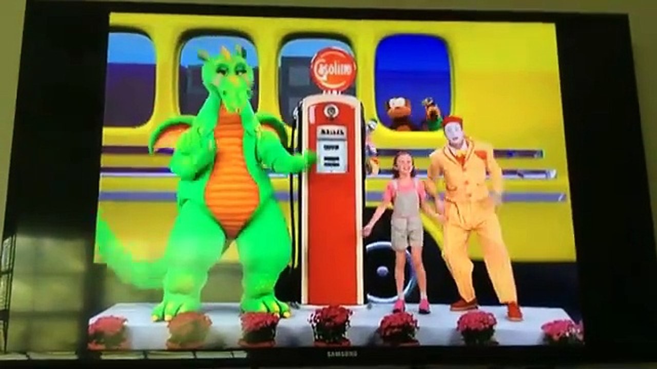 The Making Of The Wheels On The Bus Video: Mango's Animal