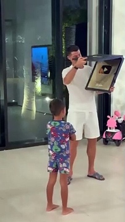 Ronaldo Cristiano The golden button… for my golden kids