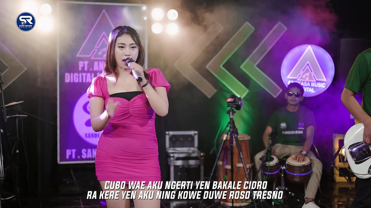 Nyesel Tresno Kowe _ Putri Agni [Official Music Video]