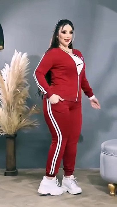 HOT MIAMI STYLES shows, prerecorded on a loop. Amber Quinn looks amazing! How many can you name? Hang out and chat and play games while watching. Tell us who your favorite model is in the