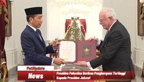 Presiden Palestina Berikan Penghargaan Tertinggi Kepada Presiden Jokowi