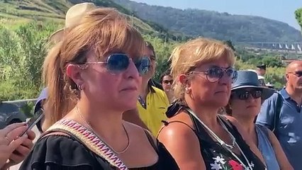 Mare sporco tra Pizzo e Lamezia