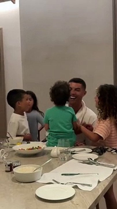 Cristiano Ronaldo with Children♥️ ‎@cristiano   #cristianoronaldo  #ronaldo #cristianoronaldofather