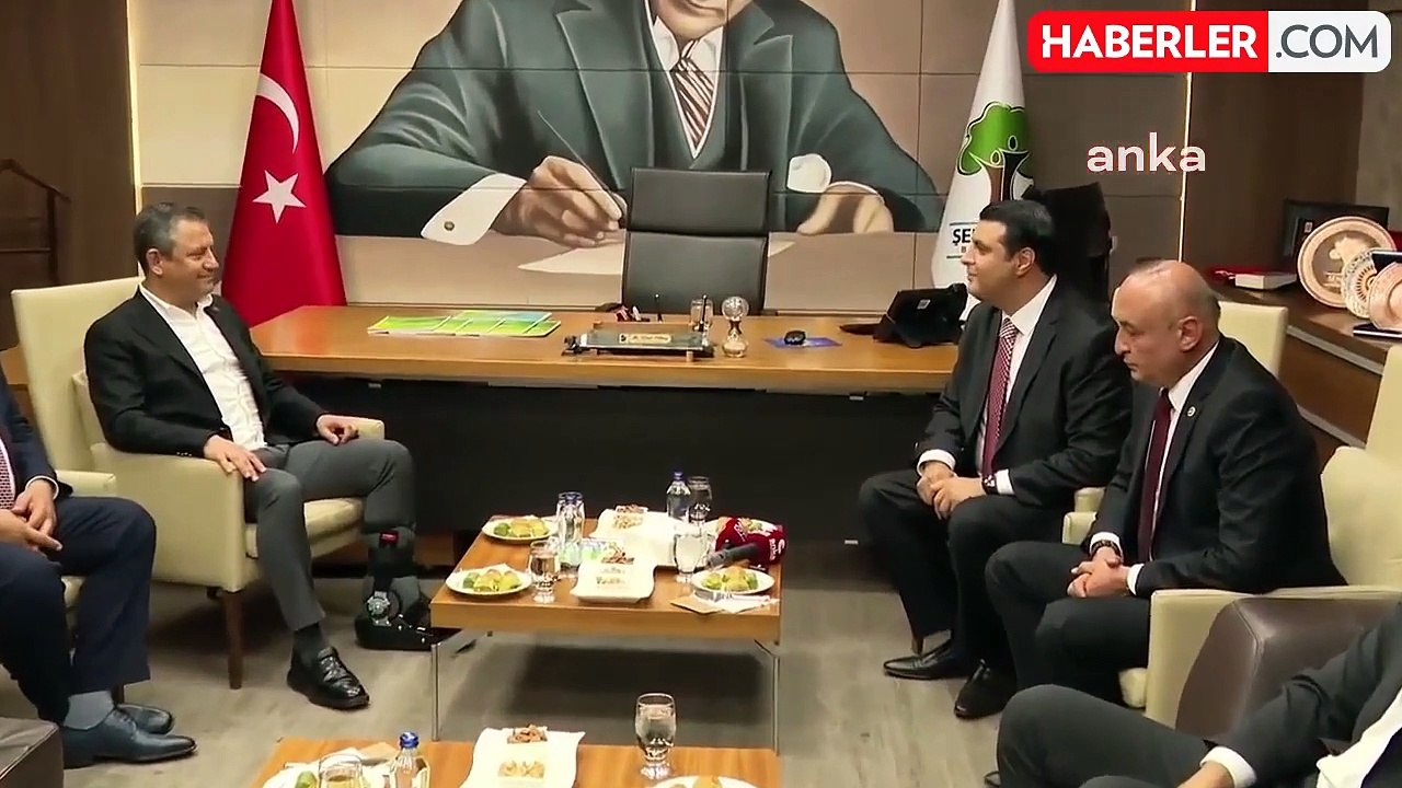 CHP Genel Başkanı Özgür Özel, Gaziantep'te Şehitkamil Belediyesi'ni ziyaret etti