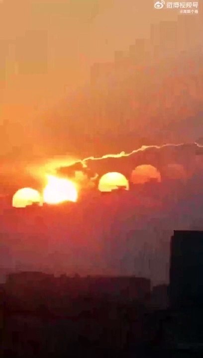 Seven suns appear in the skies of Chengdu, Sichuan in China