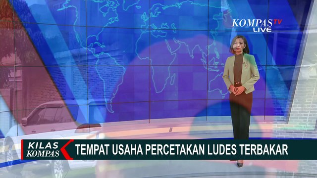 13 Mobil Damkar Bantu Padamkan Kebakaran Tempat Usaha Percetakan di Tangsel!