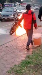 Incendio Devasta Motocicleta en la Zona de la Bimodal 🔥