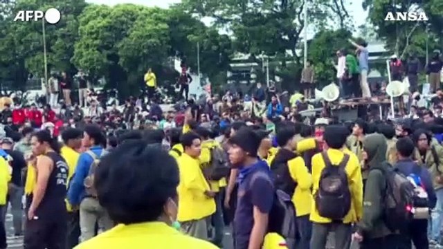 Indonesia, manifestazioni per protestare contro la modifica della legge elettorale
