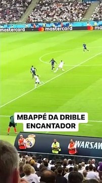 Même après une chute Mbappé est incroyable
