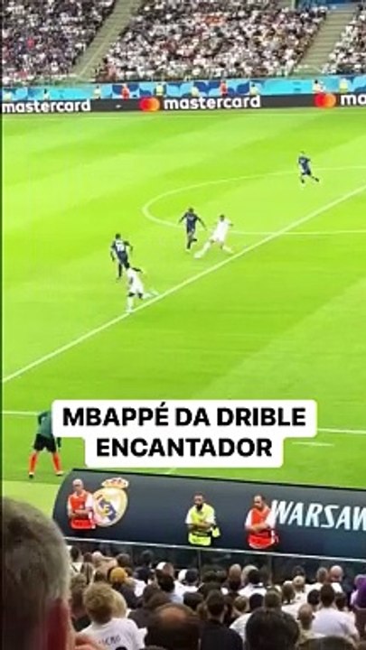 Même après une chute Mbappé est incroyable