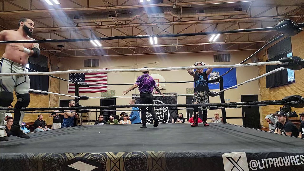 Sammy Diaz vs Red Sawyer