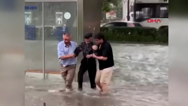 Ankara'da sağanak; alt geçit ve caddeler suyla doldu