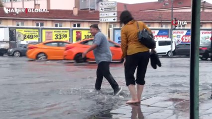 Çankaya'da sağanak yağış sonrası caddeler göle döndü