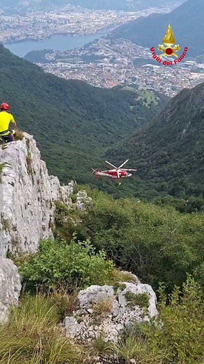 Civate, 60enne bloccata in un canalone: la salvano i vigili del fuoco in elicottero