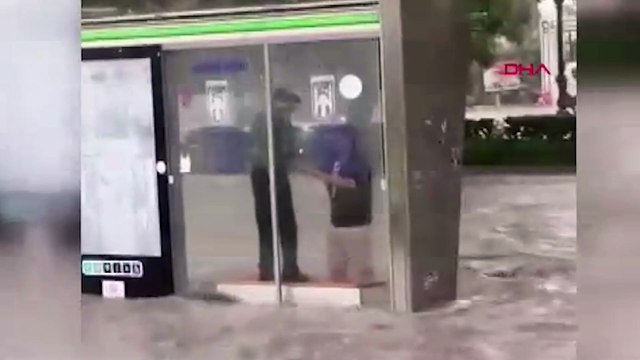 Ankara'yı sel vurdu! Yollar göle döndü