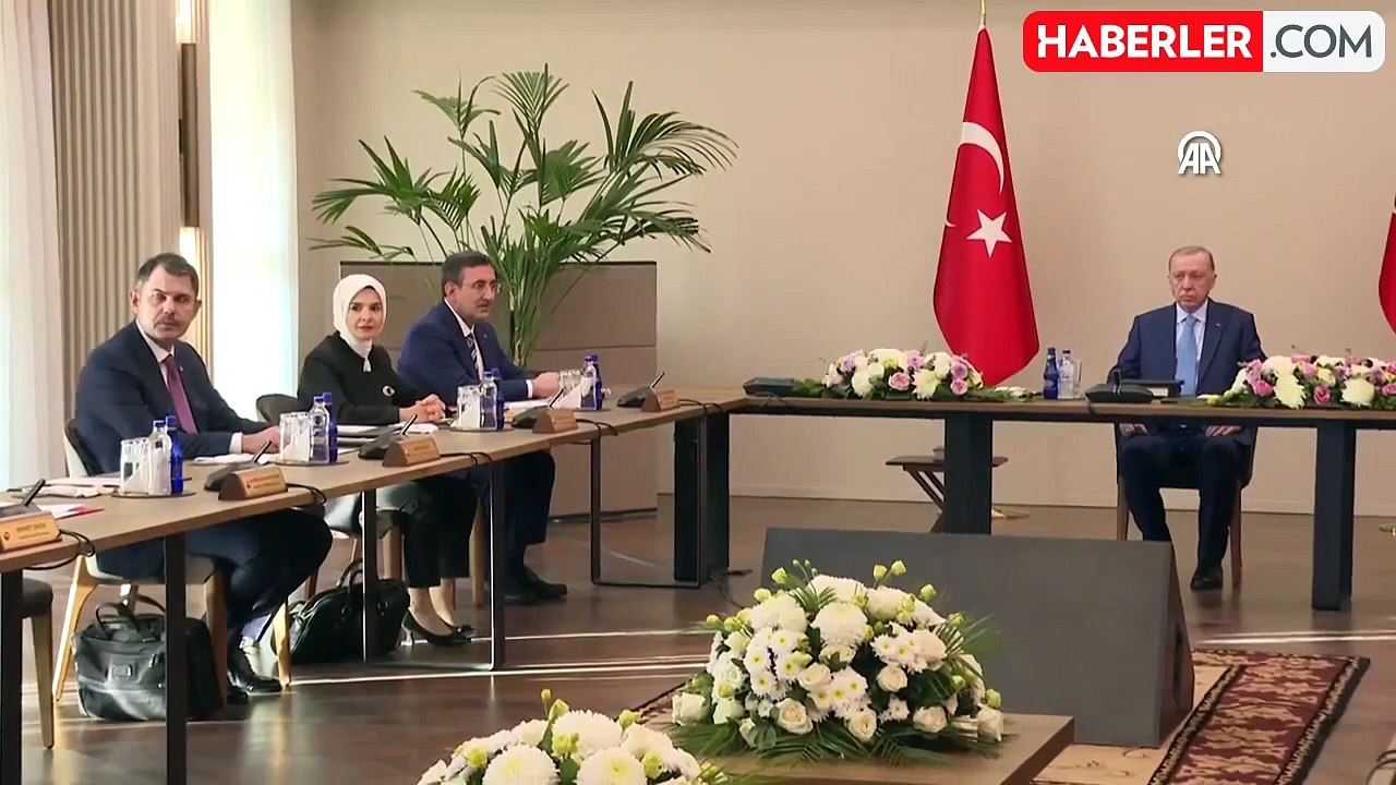 Cumhurbaşkanı Erdoğan, Ahlat'ta Selçuklu mezarlığını ziyaret etti
