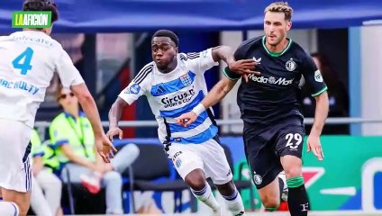 Esposa de Santi Giménez 'adelanta' su salida del Feyenoord