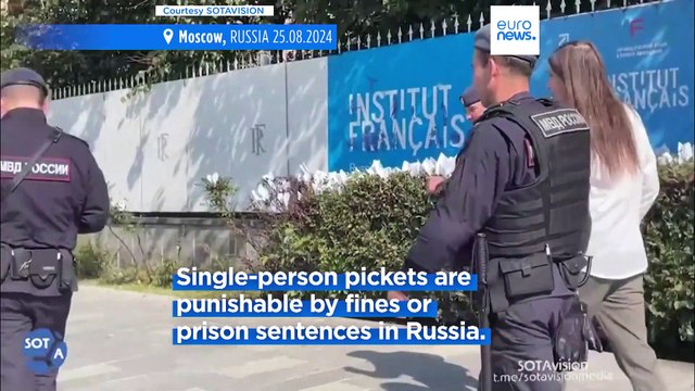 Free speech activists stage solo protests in Moscow against Telegram founder's arrest