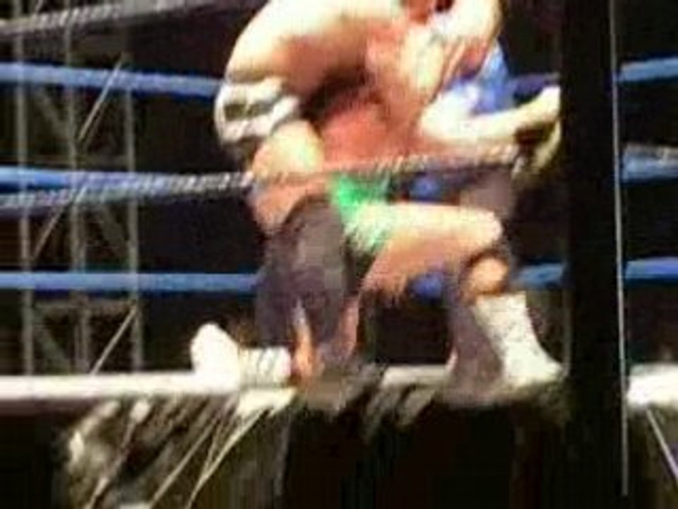 Finlay Vs Kenny dykstra en wrestlemania en valencia