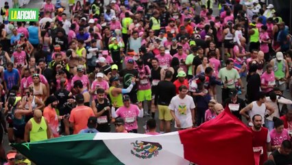 ¡Viva el amor! Corredor realiza propuesta de matrimonio en el Maratón de la Ciudad de México 2024