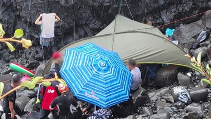 시간당 30㎜ 국지성 호우로 고립된 피서객 17명 구조 / YTN