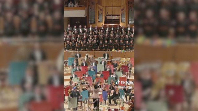 Una orquesta deja a todos boquiabiertos con la canción que interpretan en mitad del Auditorio Nacional de Música