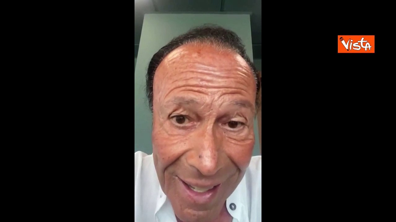 Venditti si scusa per insulti a una disabile durante concerto: Era buio, sembrava protesta  politica