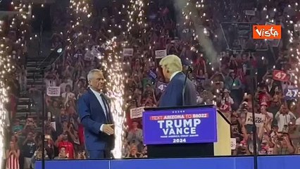 In Arizona il primo comizio insieme per Trump e Kennedy jr